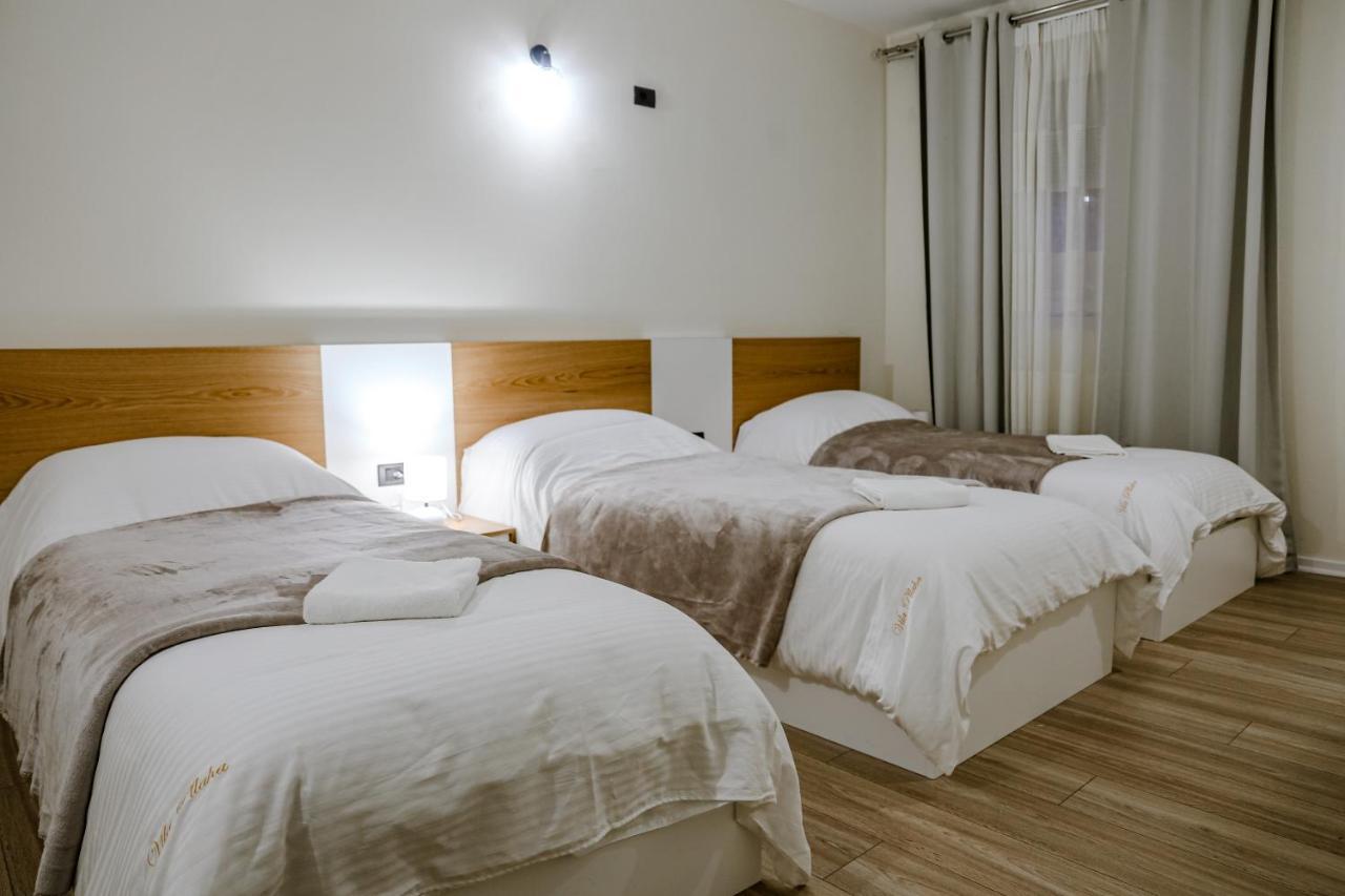Hotel Pllaha *